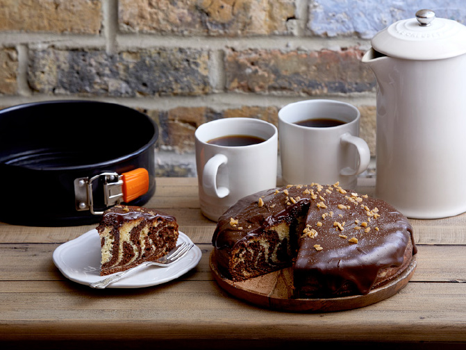 Gâteau marbré au caramel avec ganache au chocolat